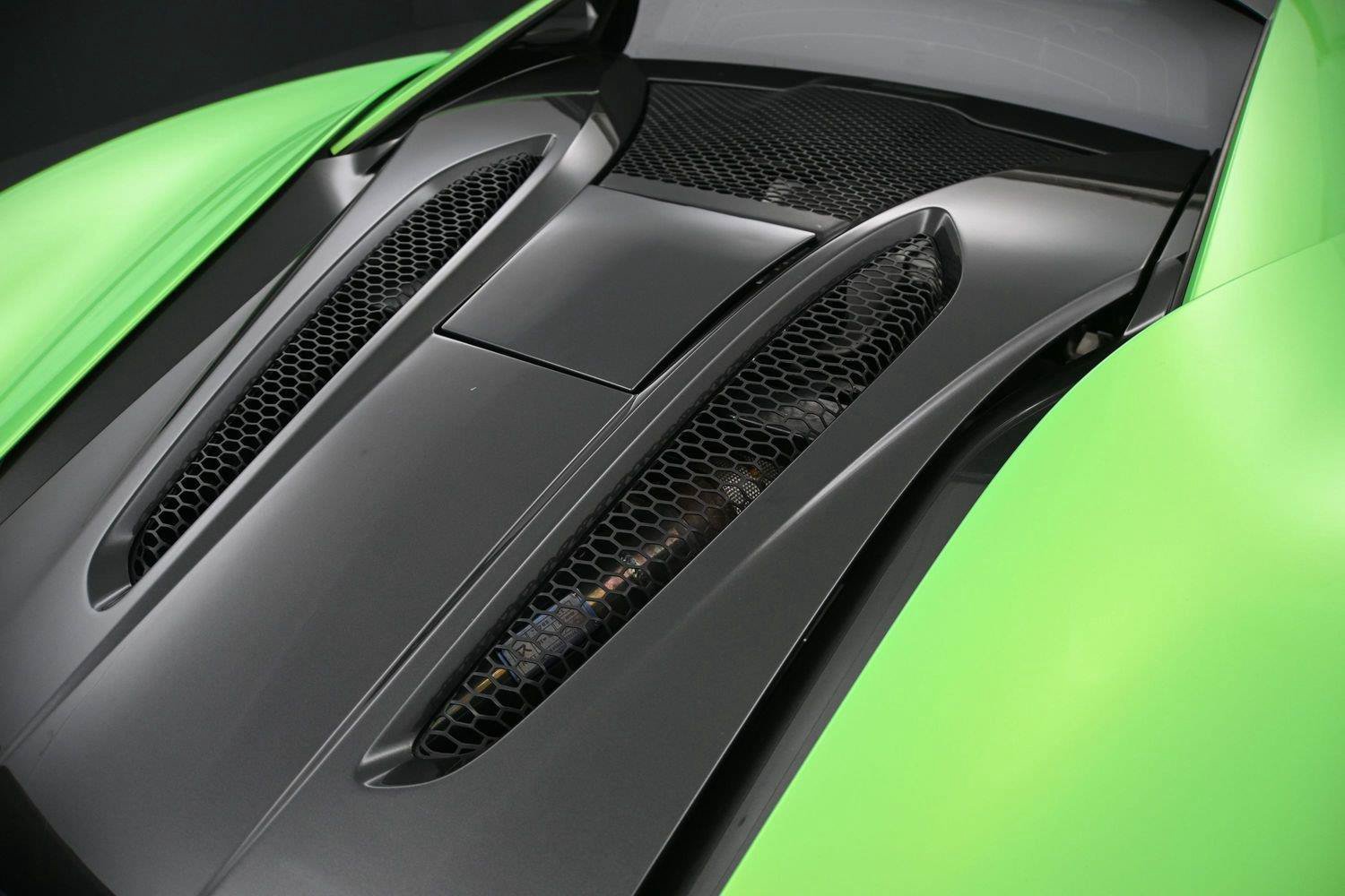 Used 2016 McLaren 570S Coupe RWD image 13