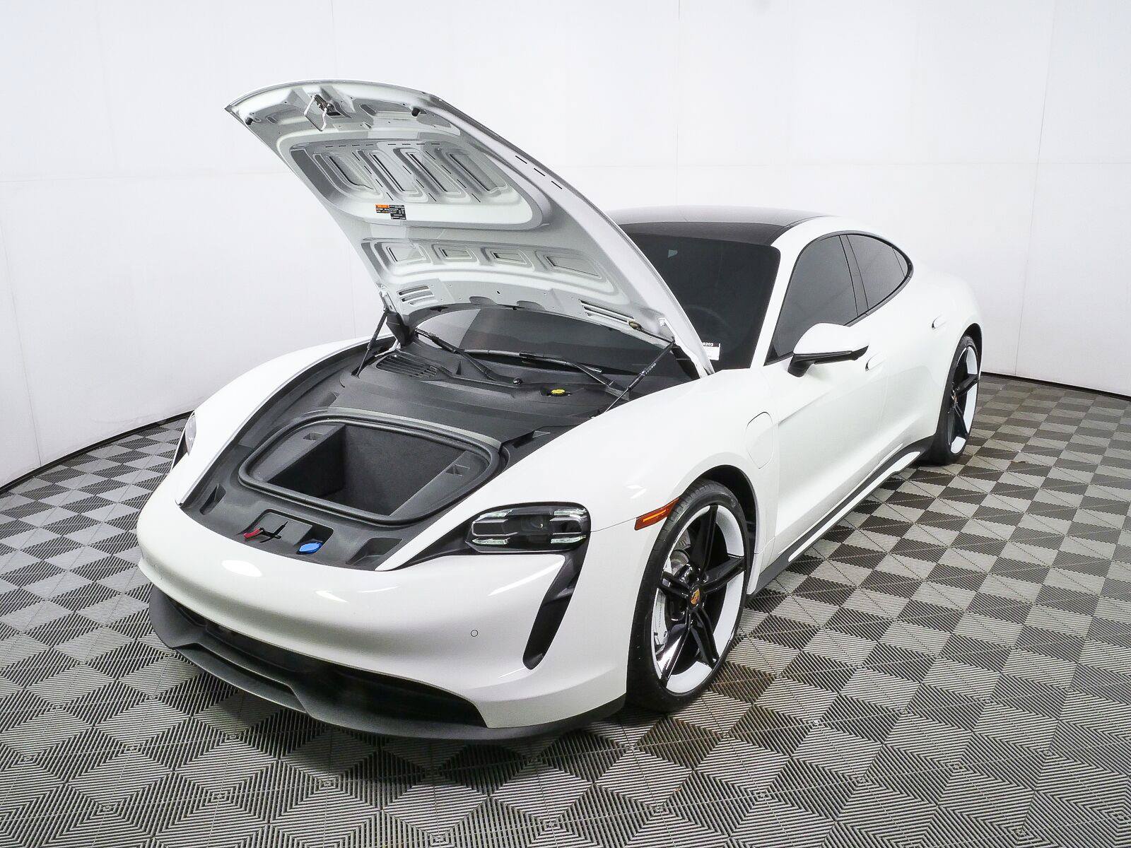 Certified 2024 Porsche Taycan RWD image 33