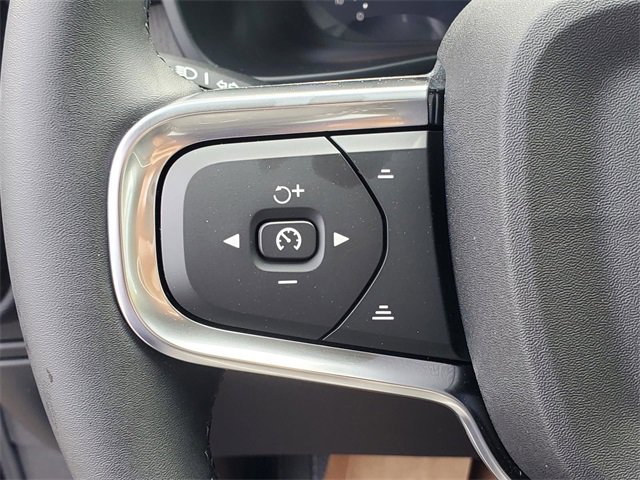 New 2026 Volvo XC40 B5 Core w/ Climate Package image 18