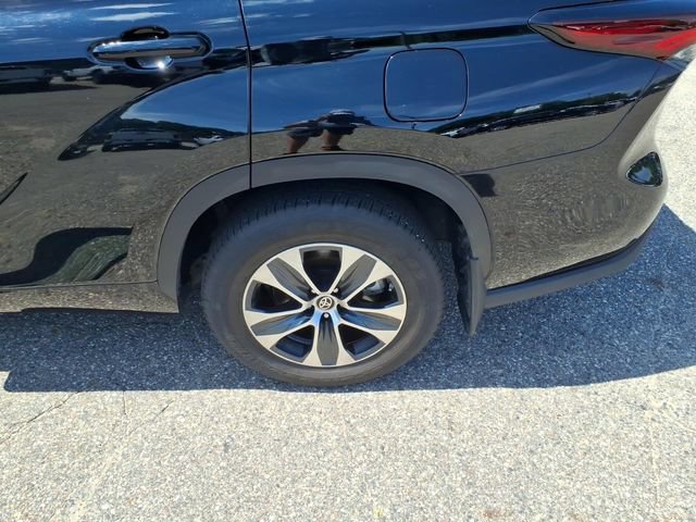 Used 2024 Toyota Highlander XLE AWD/4WD image 20