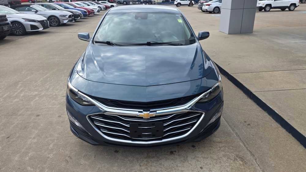 Used 2024 Chevrolet Malibu LT image 3