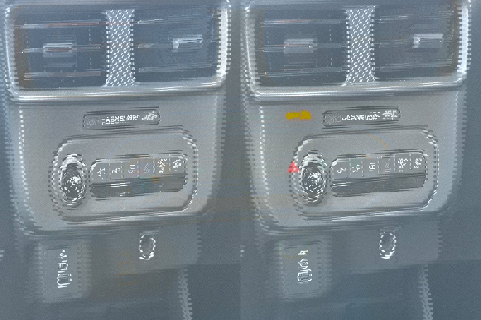 Used 2025 Ford Maverick XL w/ Equipment Group 102A image 20