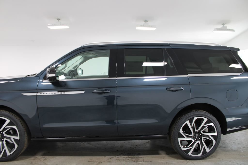 New 2026 Lincoln Navigator Reserve image 5
