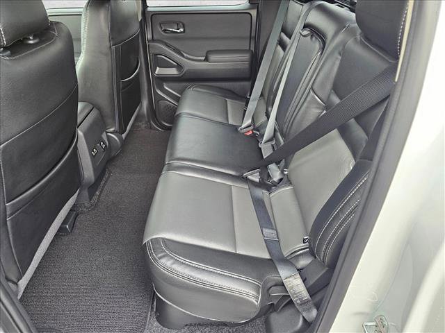 Used 2022 Nissan Frontier SV image 11