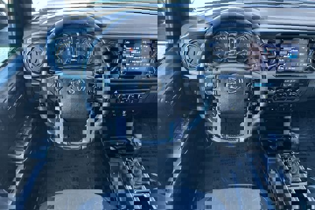 Used 2021 Toyota Tacoma TRD Sport w/ Technology Package image 16