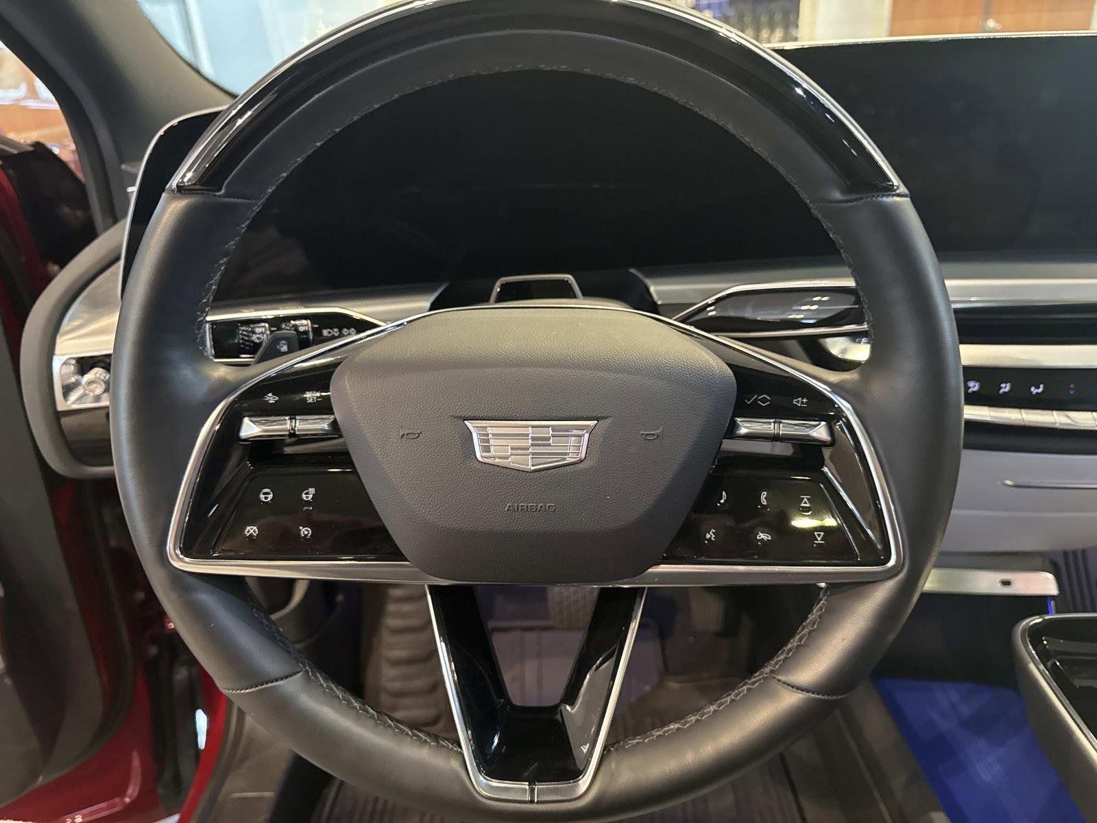 New 2025 Cadillac Lyriq Luxury image 28