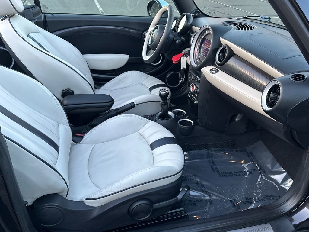 Used 2015 MINI Cooper S image 9