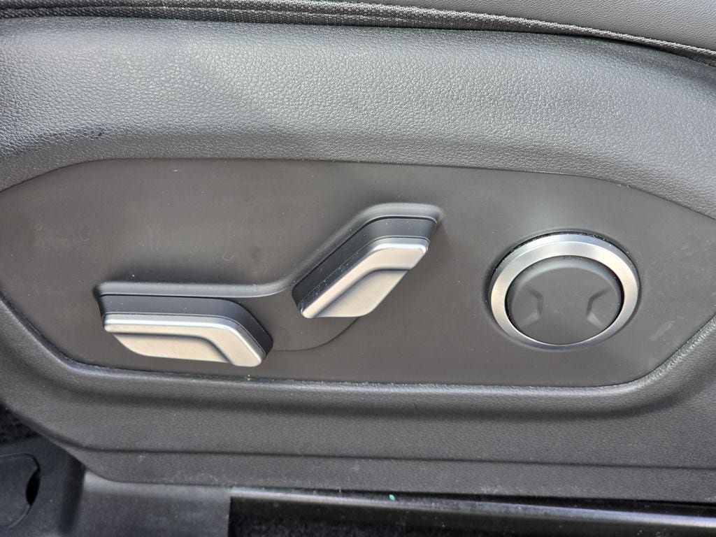 Used 2026 Hyundai Santa Fe SEL FWD image 27
