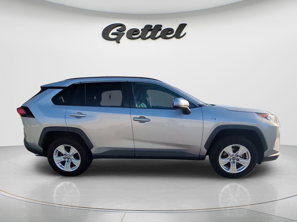 Used 2019 Toyota RAV4 XLE w/ Convenience Package image 7