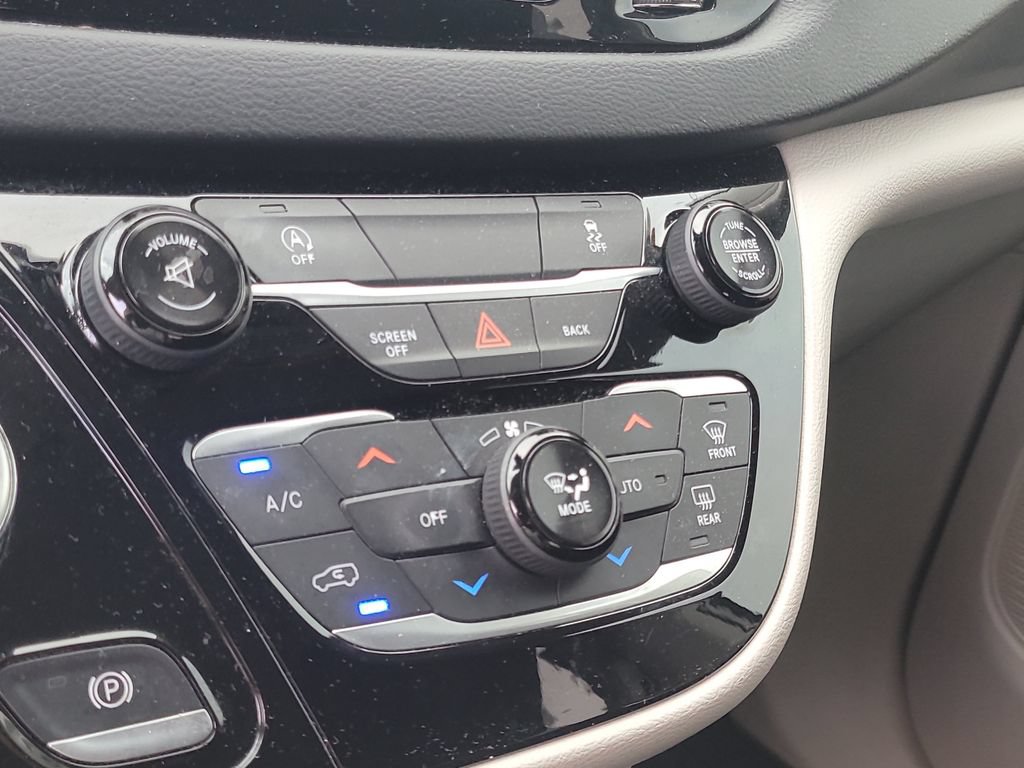 Certified 2017 Chrysler Pacifica Touring Plus w/ Security Group FWD image 26
