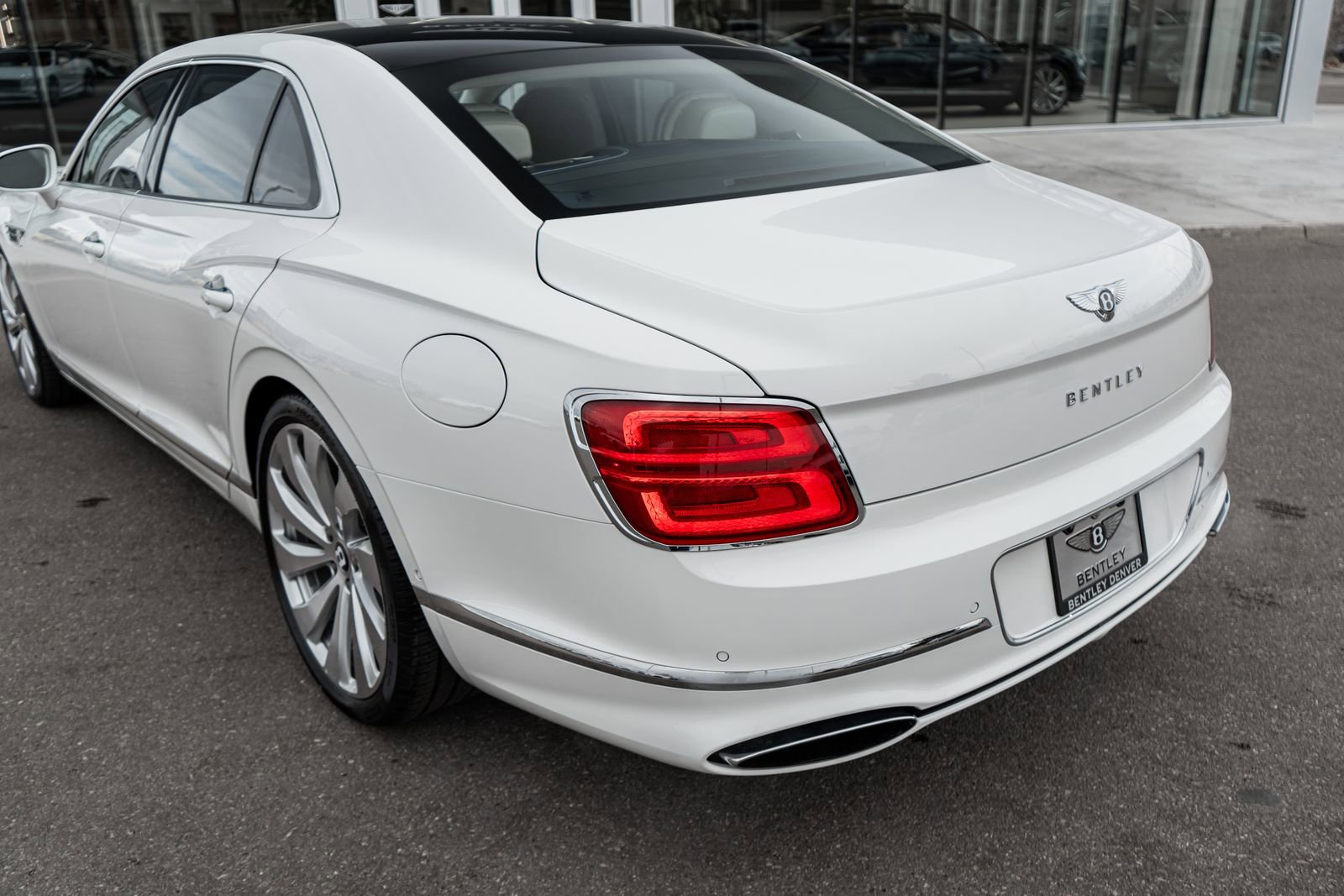 New 2026 Bentley Flying Spur Plug-In Hybrid image 9