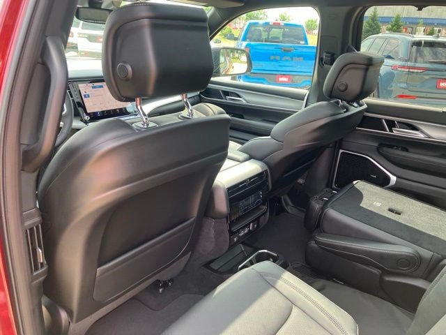 New 2026 Jeep Grand Wagoneer Limited AWD/4WD image 24