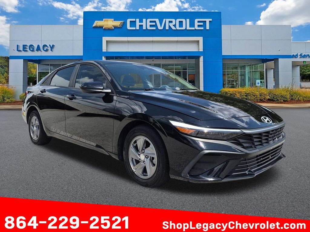 Used 2025 Hyundai Elantra SE FWD image 1