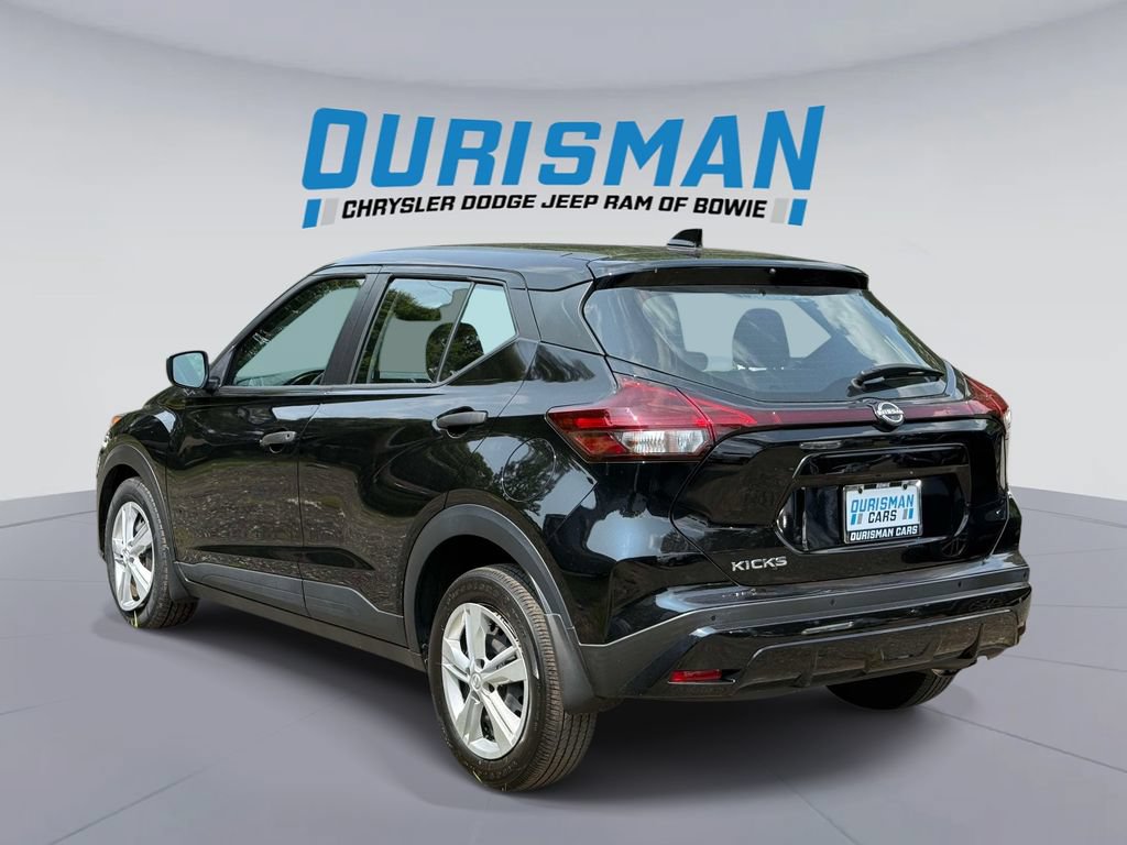 Used 2023 Nissan Kicks S FWD image 4