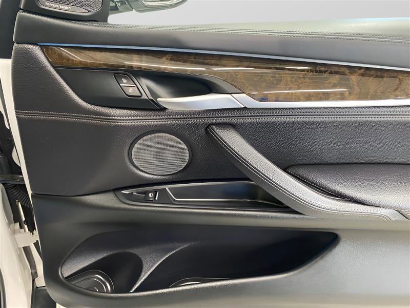 Used 2019 BMW X6 xDrive50i w/ Executive Package image 26