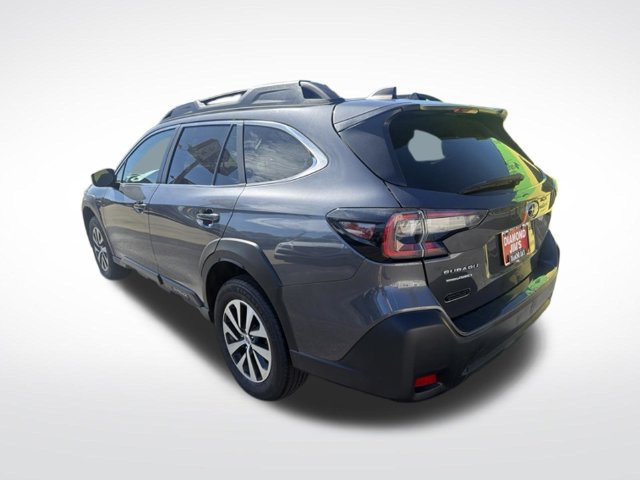 Used 2024 Subaru Outback Premium AWD/4WD image 3