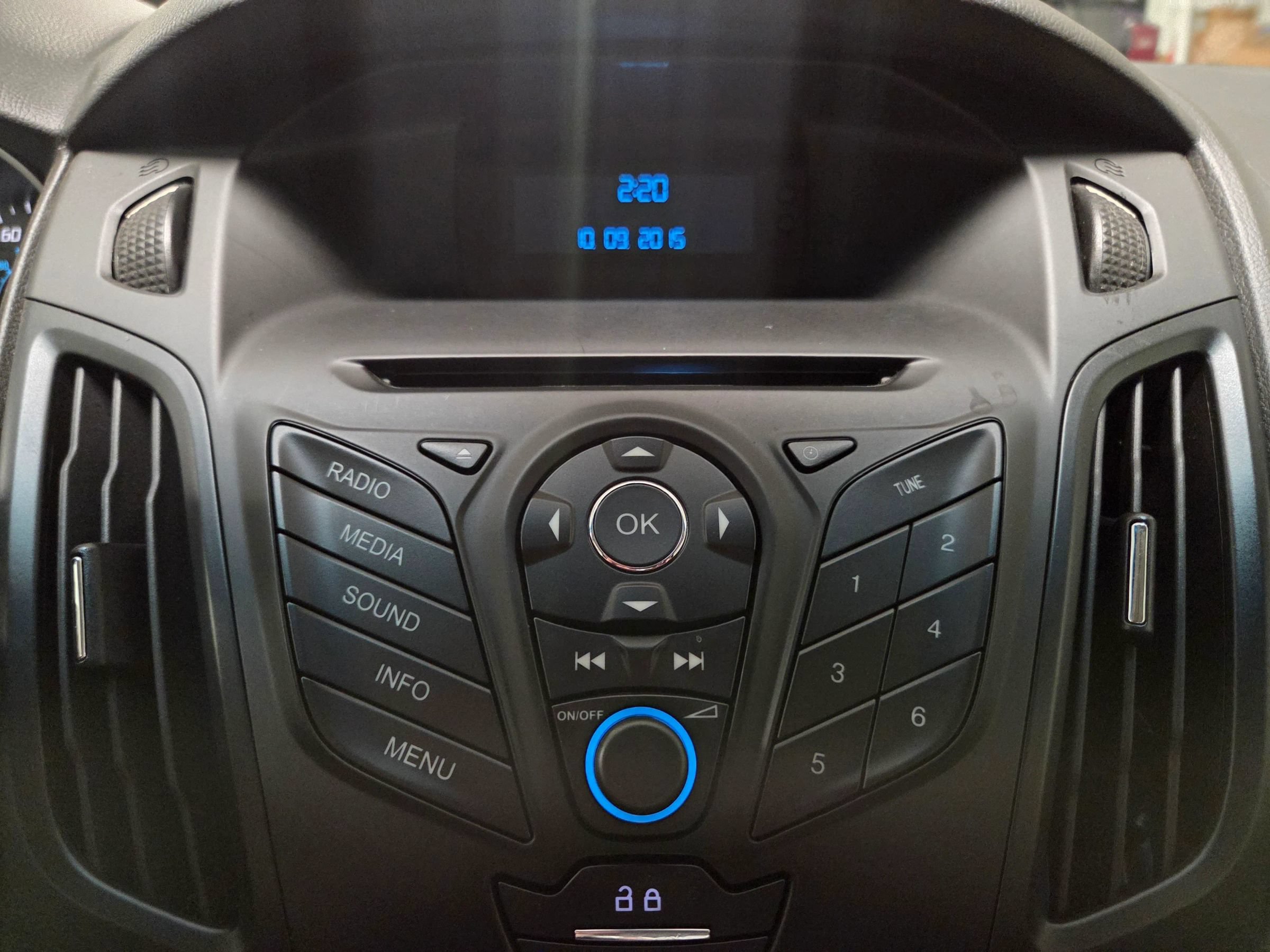 Used 2014 Ford Focus S FWD image 24