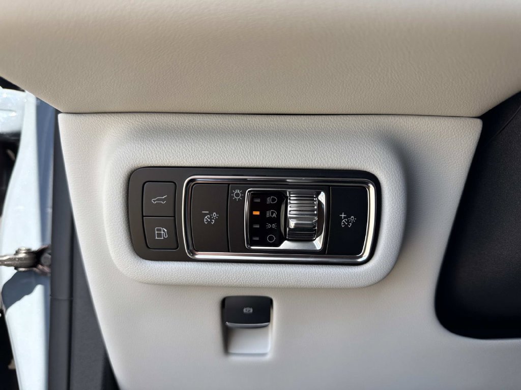 New 2026 Lincoln Nautilus Premier w/ Equipment Group 102A AWD/4WD image 31