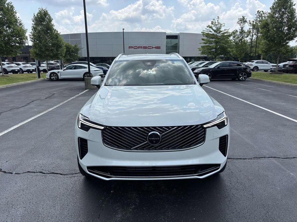 New 2026 Volvo XC90 T8 Plus w/ Protection Package Premier image 2