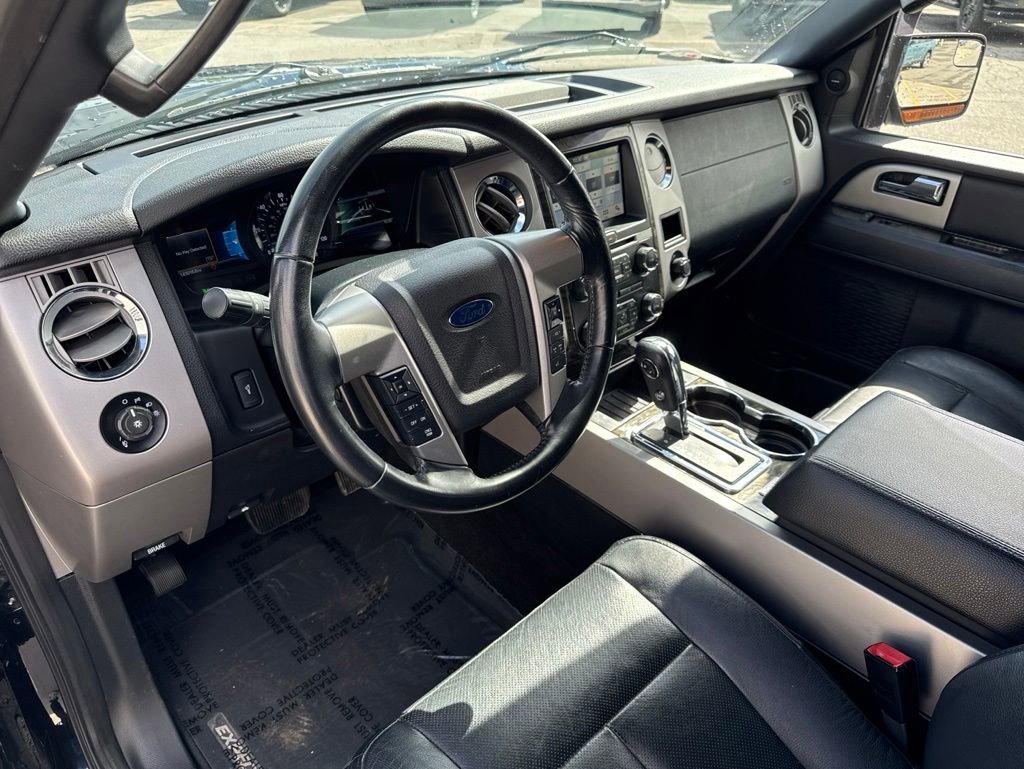 Used 2017 Ford Expedition Limited AWD/4WD image 2