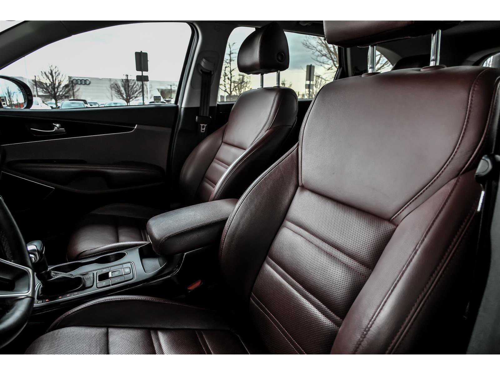 Used 2018 Kia Sorento SX image 12