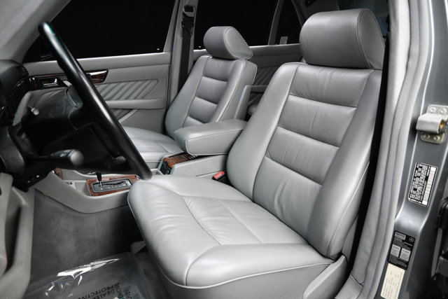 Used 1991 Mercedes-Benz 560 SEL image 43