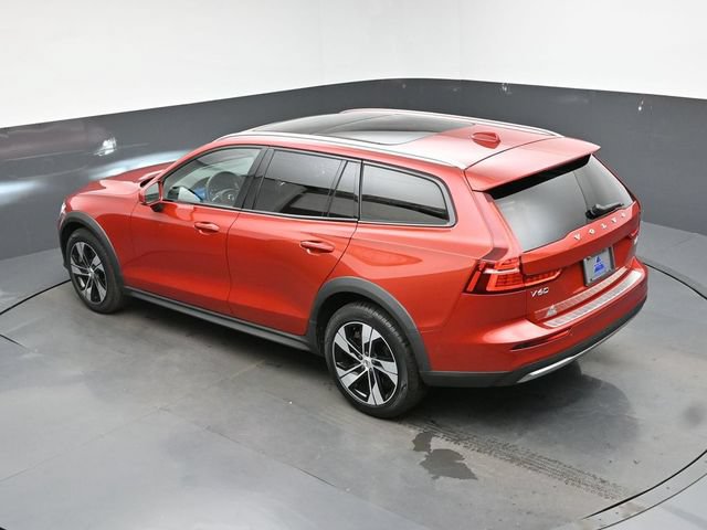 Used 2024 Volvo V60 B5 Cross Country Plus w/ Climate Package AWD/4WD image 45