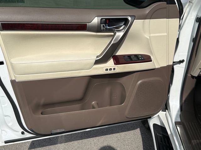 Used 2019 Lexus GX 460 Premium w/ Premium Package AWD/4WD image 17