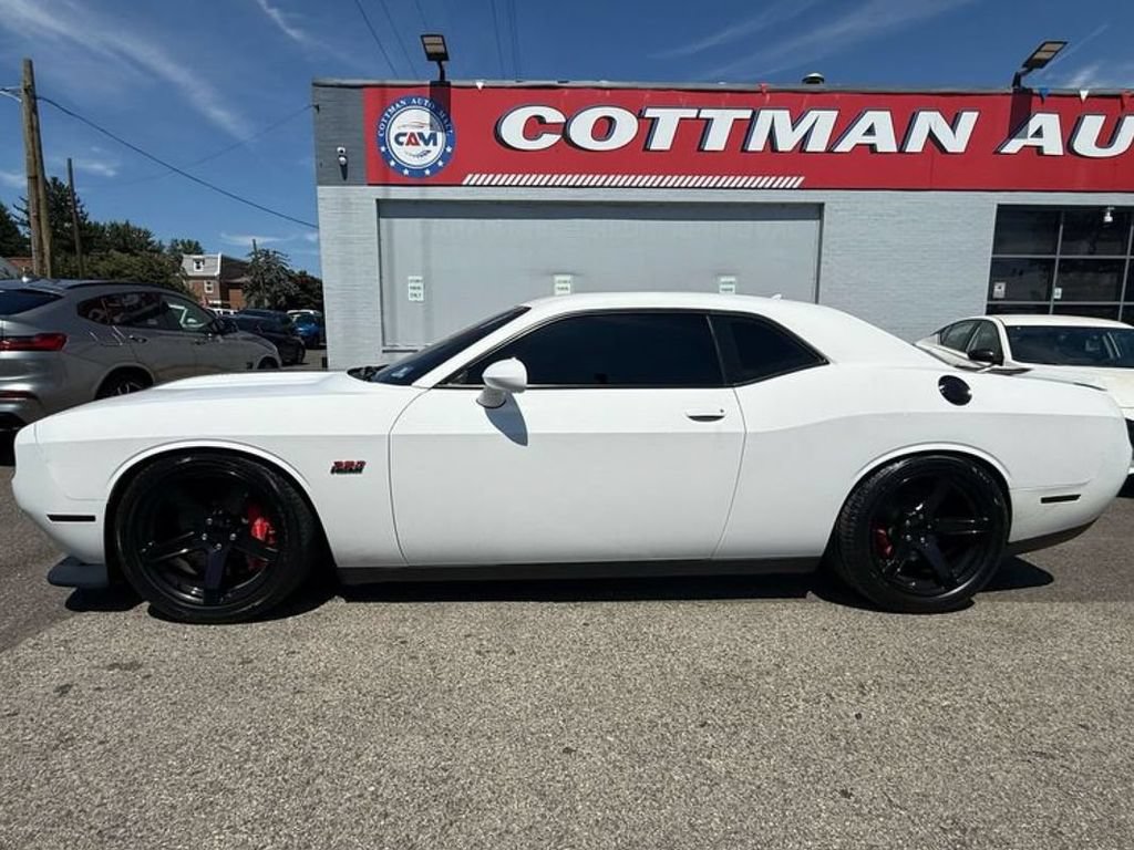 Used 2015 Dodge Challenger SRT w/ Technology Group RWD image 2