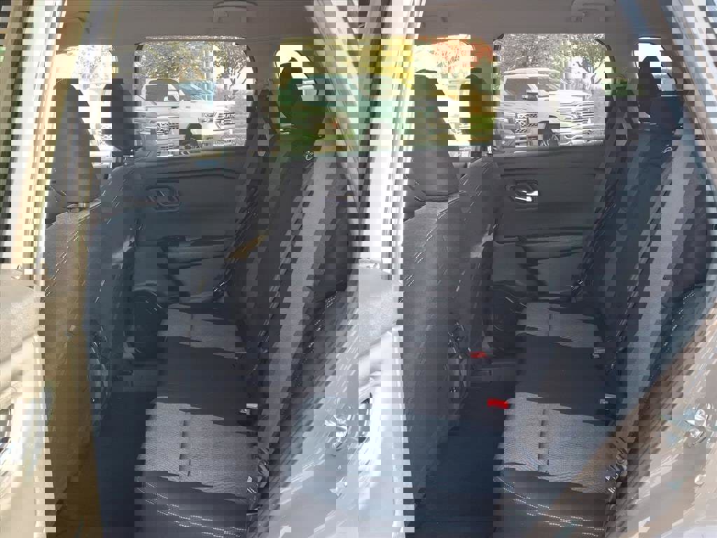 Used 2024 Nissan Rogue SV image 5