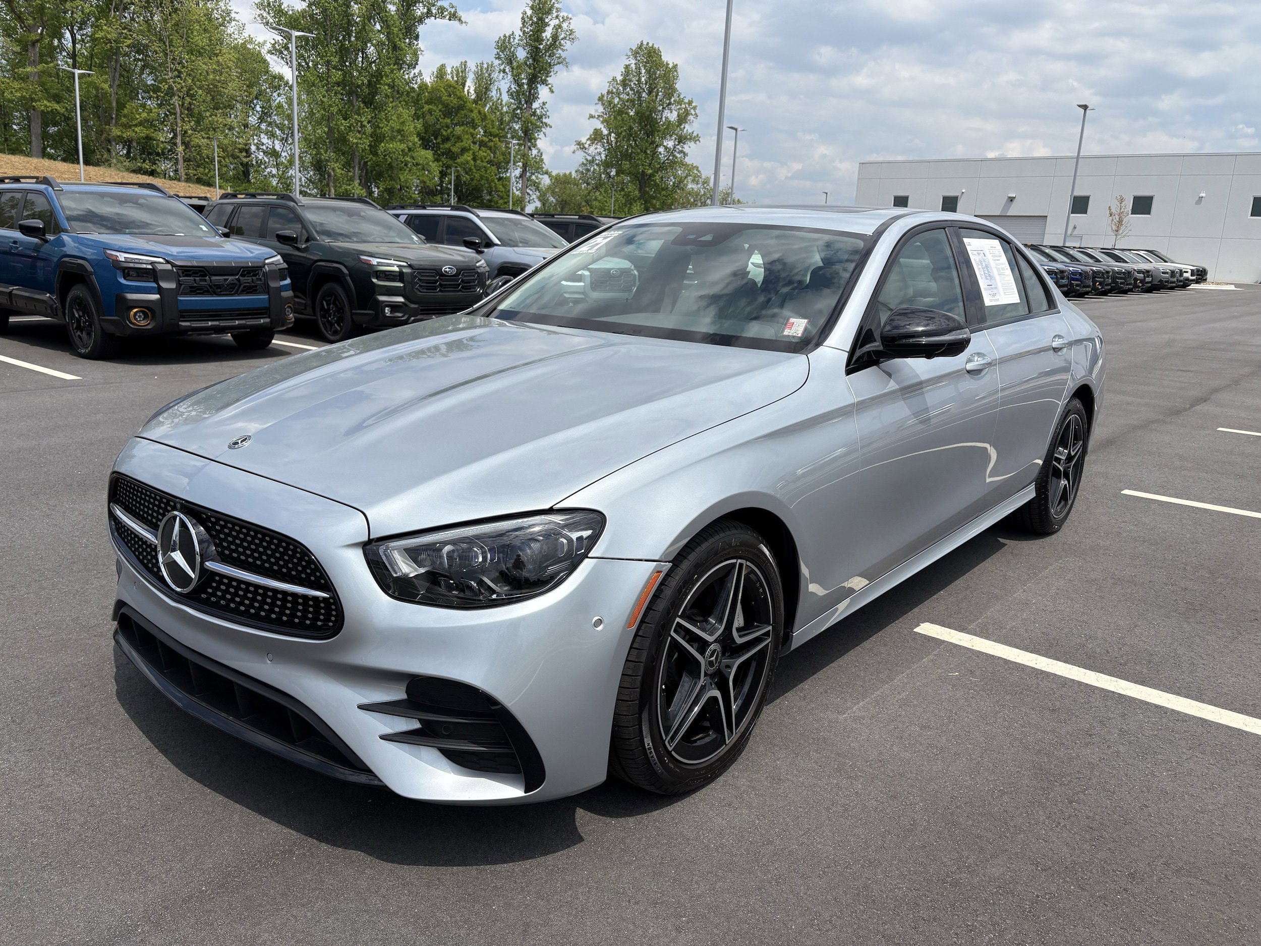 Used 2021 Mercedes-Benz E 350 4MATIC Sedan image 3