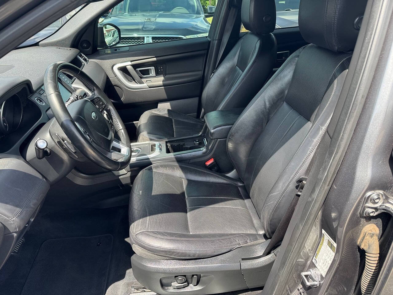 Used 2018 Land Rover Discovery Sport HSE AWD/4WD image 13