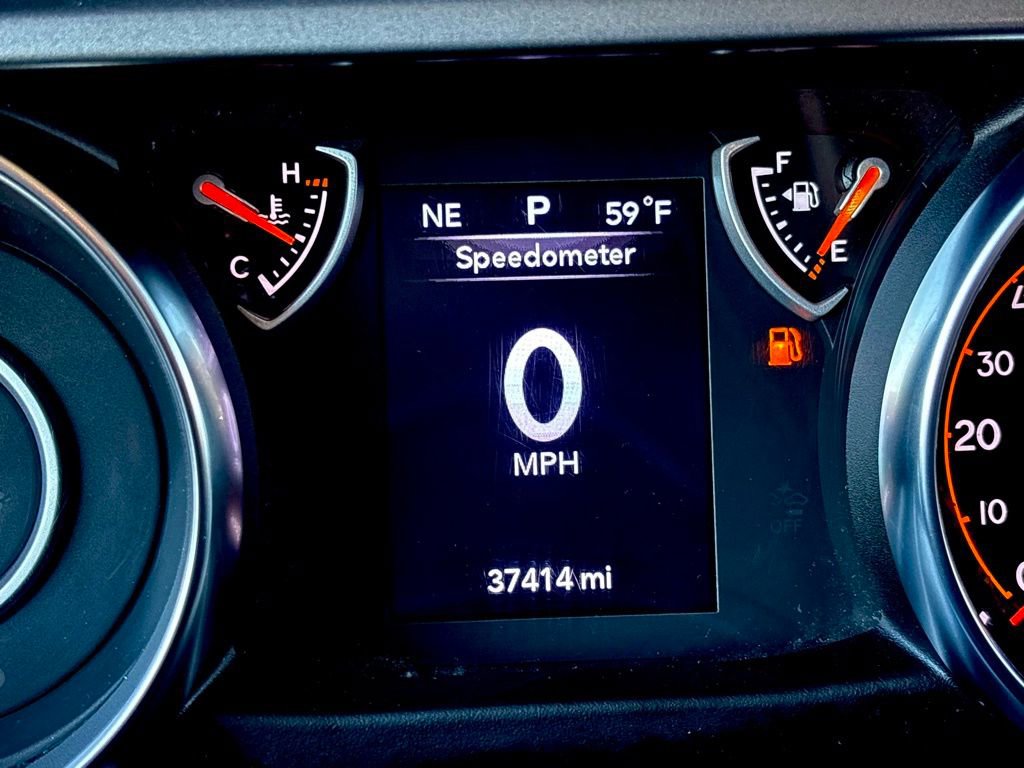 Used 2022 Jeep Gladiator Sport image 22