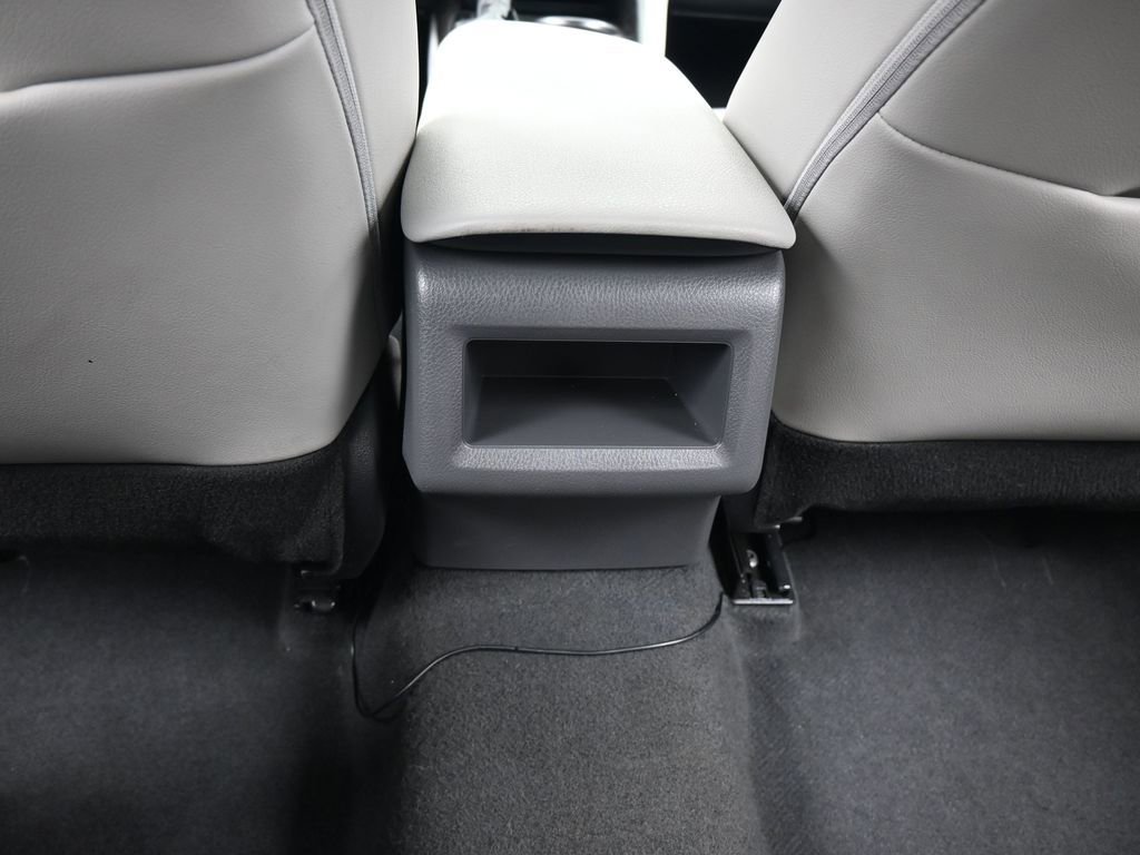 Used 2022 Toyota Camry SE image 36