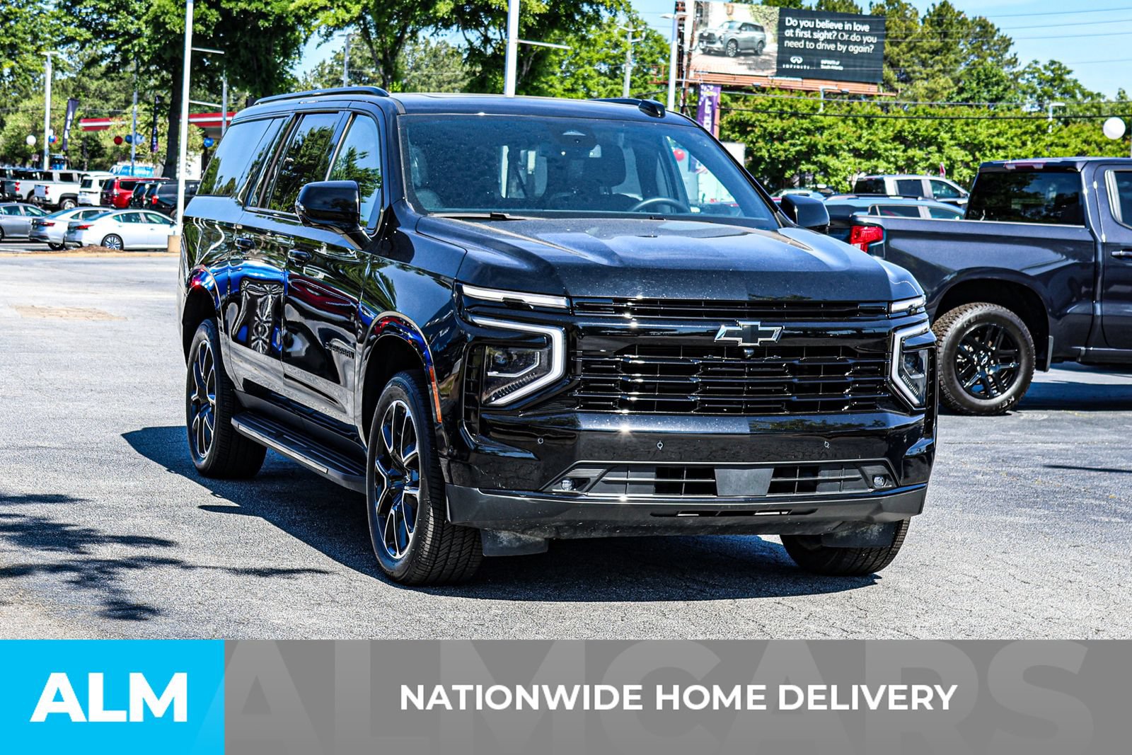 Used 2025 Chevrolet Suburban RST w/ Comfort Package AWD/4WD image 6