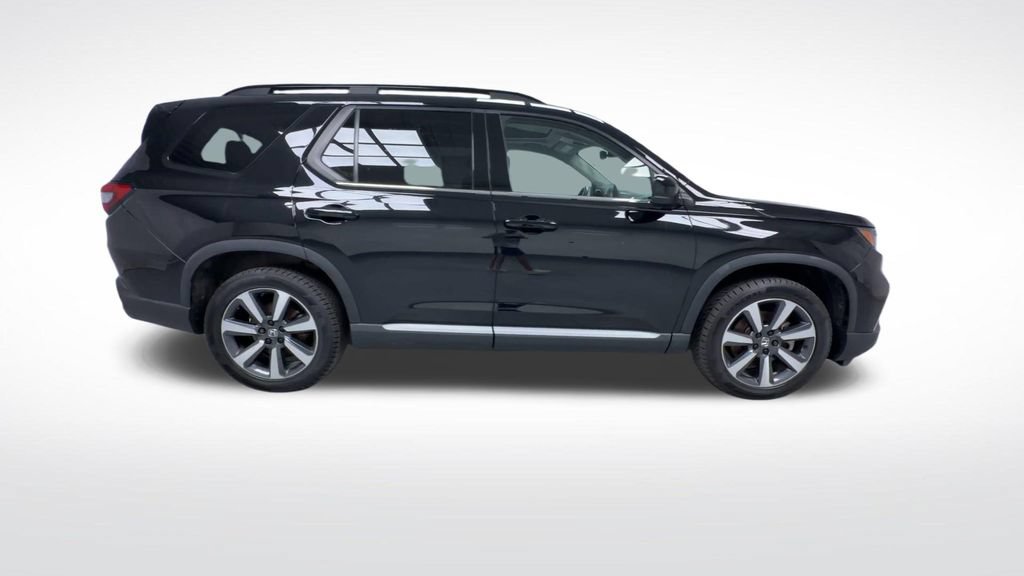 Used 2024 Honda Pilot Touring image 10