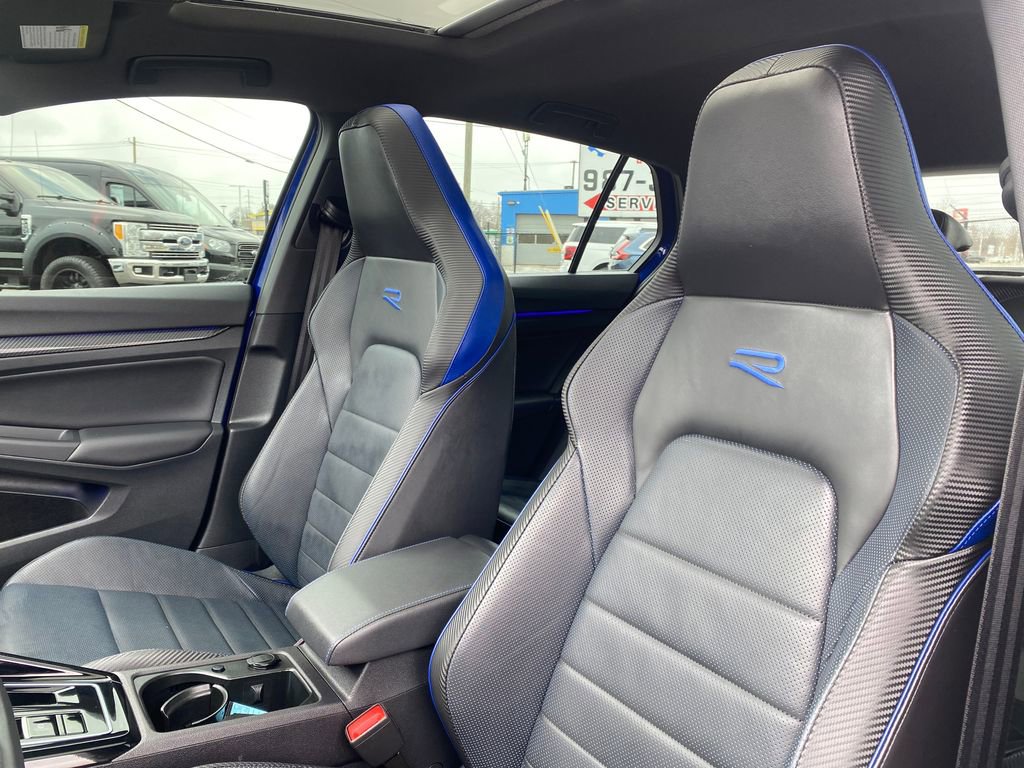 Used 2023 Volkswagen Golf R image 9