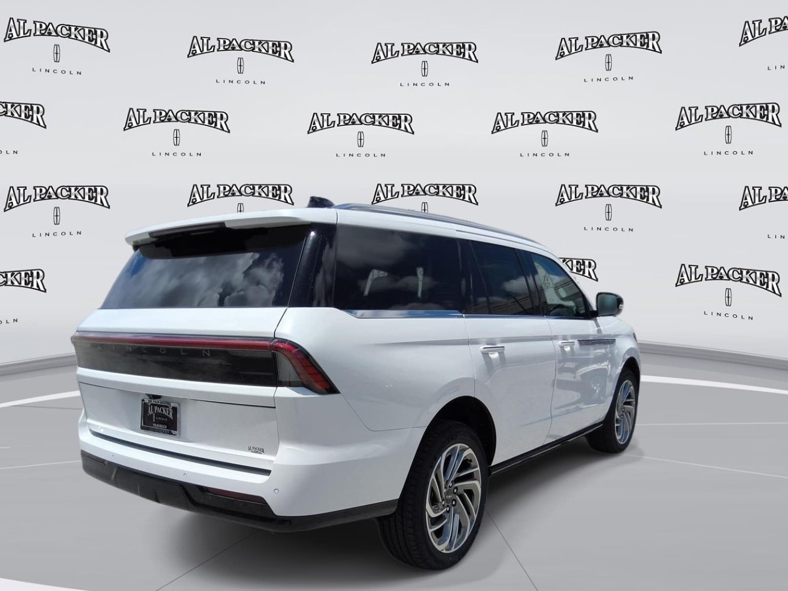 New 2027 Lincoln Navigator Reserve AWD/4WD image 5