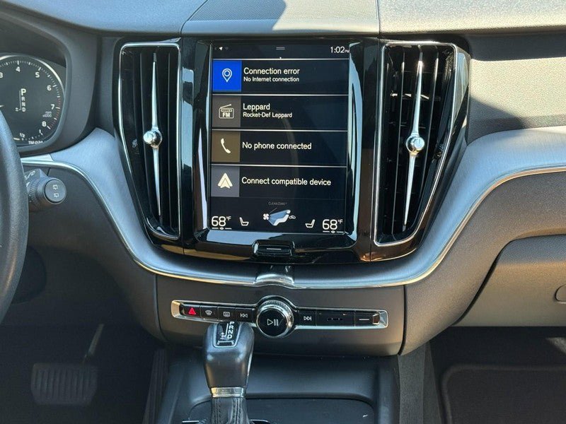 Used 2020 Volvo XC60 T5 Momentum image 13