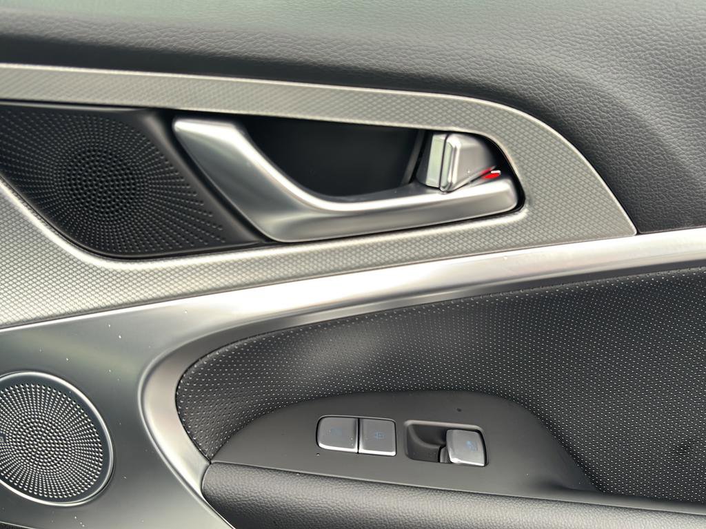 Used 2026 Genesis G70 2.5T Prestige image 38