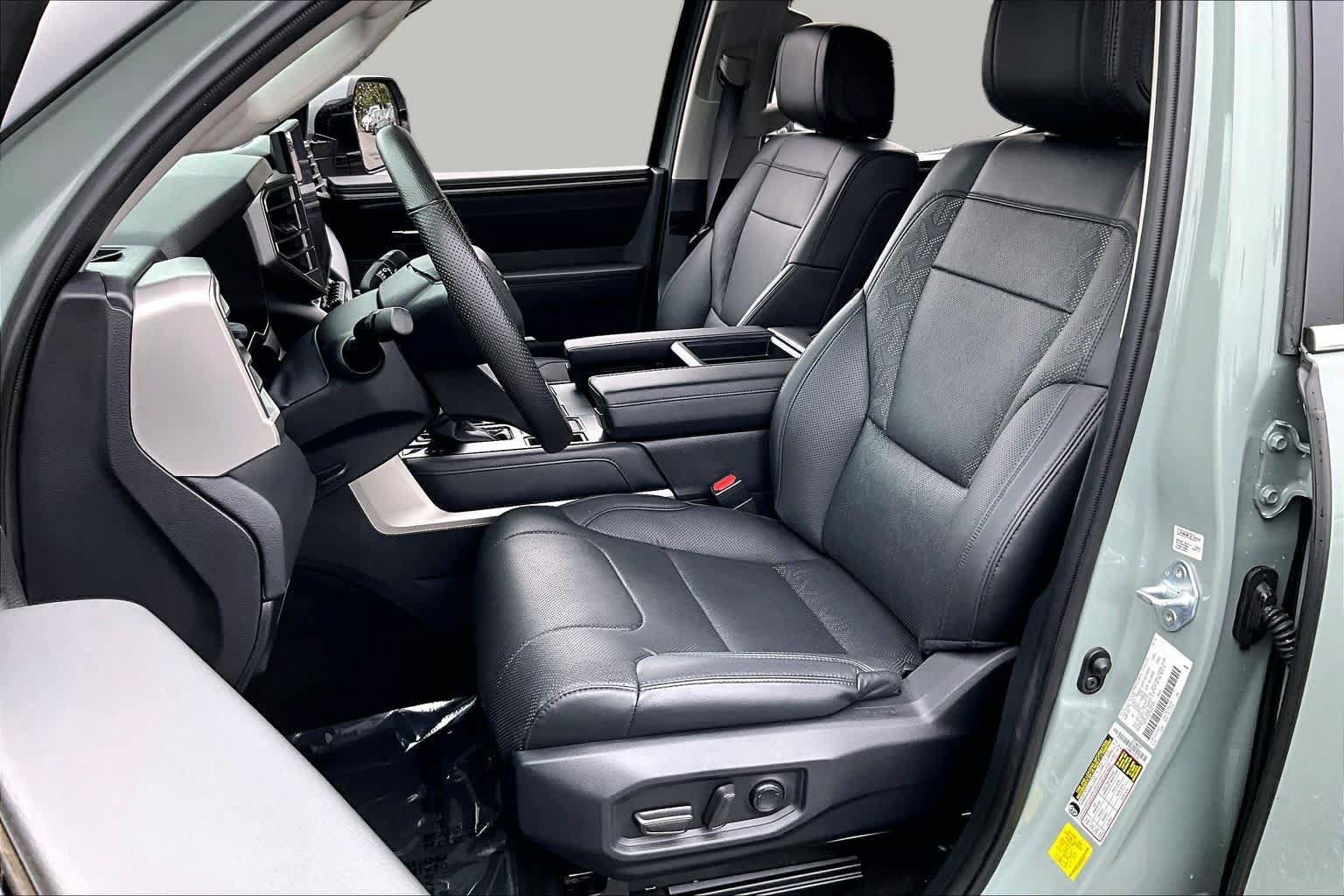 Used 2024 Toyota Tundra Limited AWD/4WD image 8