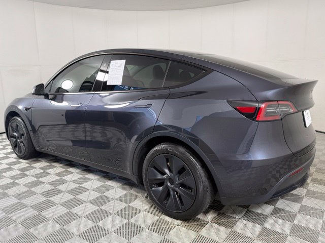 Used 2024 Tesla Model Y Long Range RWD image 5