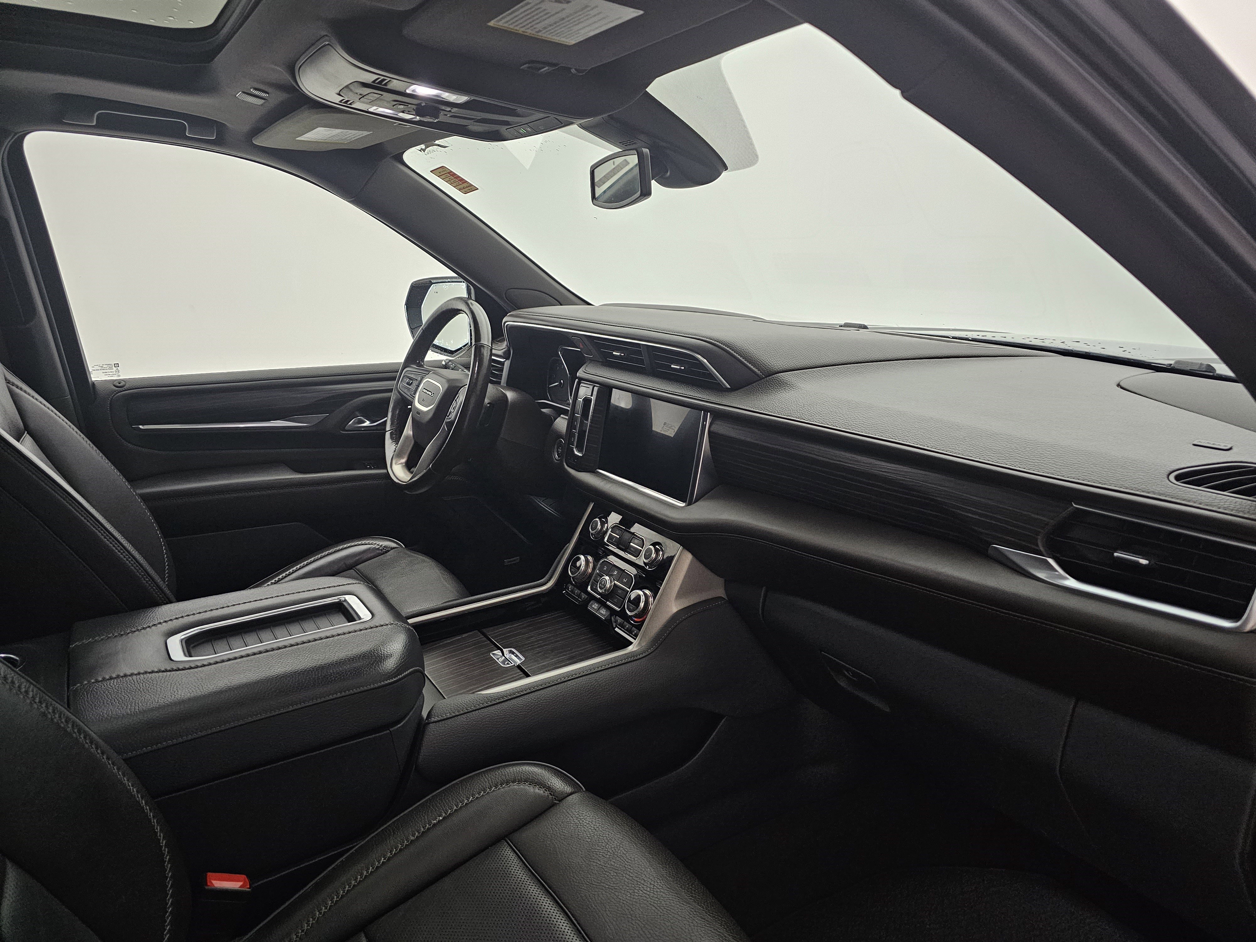 Used 2021 GMC Yukon XL Denali image 11