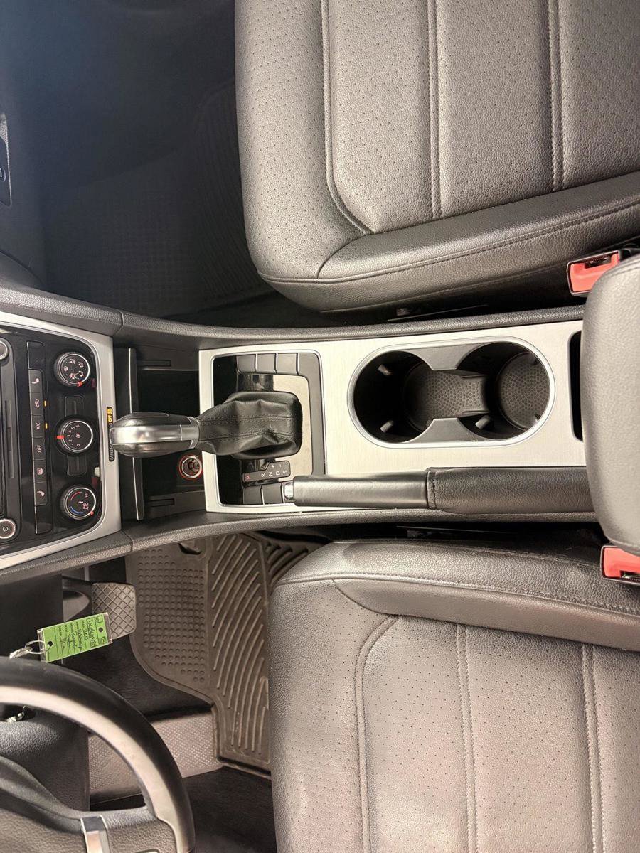 Used 2013 Volkswagen Passat 2.5 SE FWD image 33