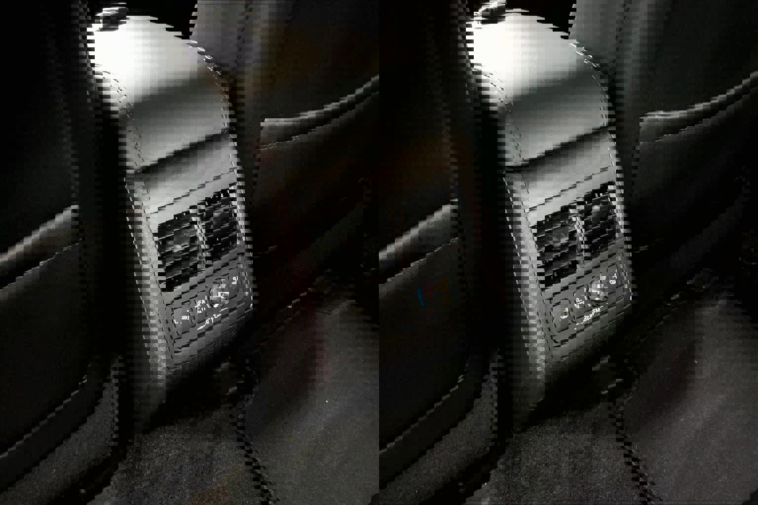 Used 2016 Toyota Avalon Limited w/ Toyota Safety Sense Package image 37