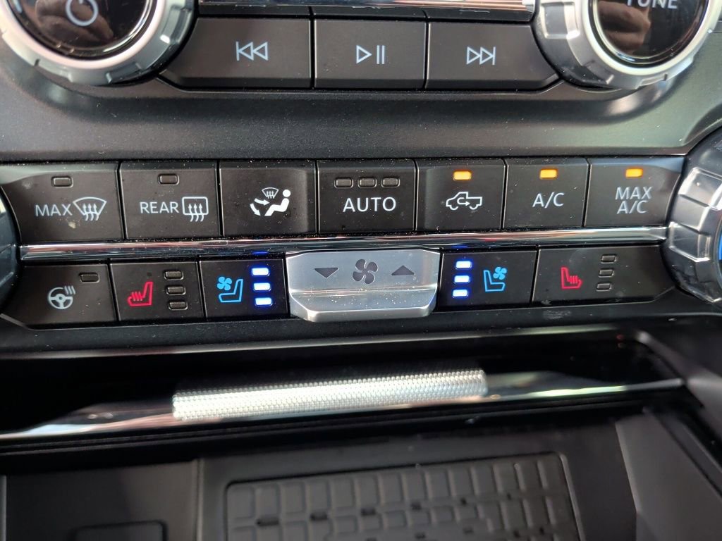 Used 2025 Ford F150 Raptor AWD/4WD image 32