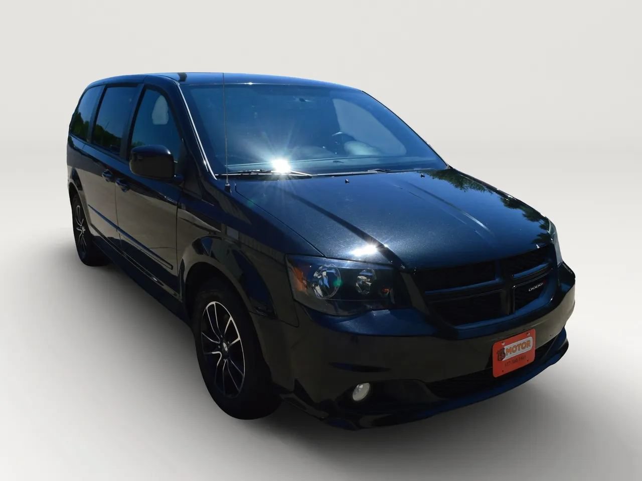 Used 2016 Dodge Grand Caravan SXT w/ UConnect Hands-Free Group FWD image 11