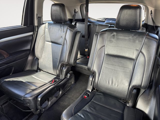 Used 2019 Toyota Highlander XLE AWD/4WD image 13