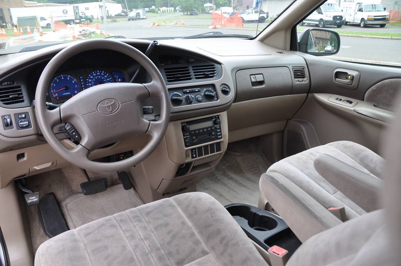 Used 2002 Toyota Sienna LE FWD image 23