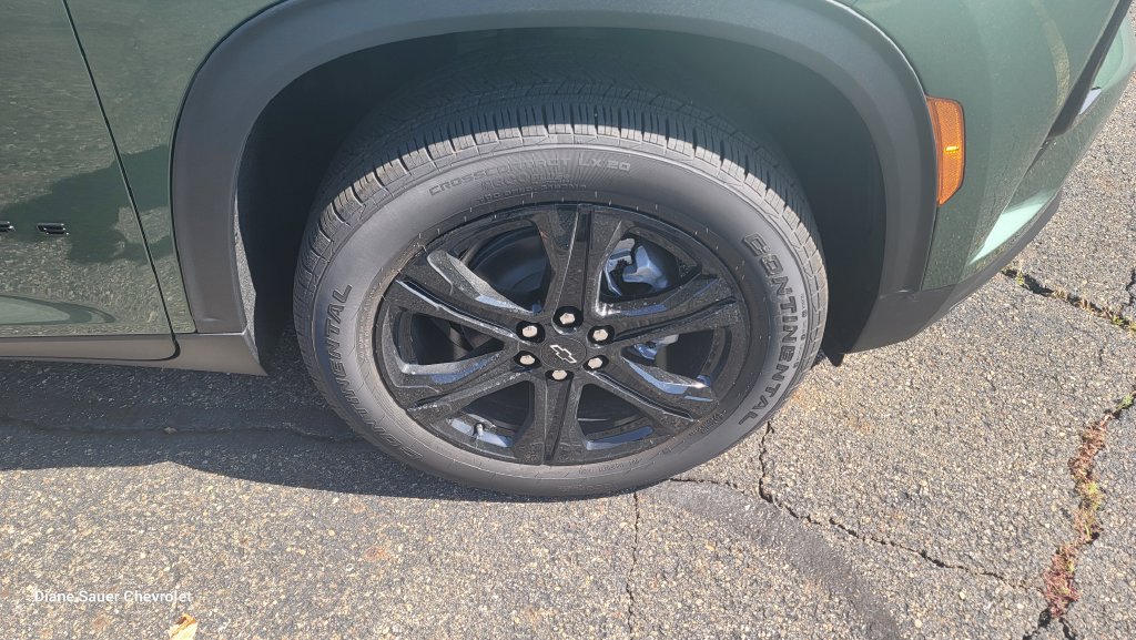 New 2027 Chevrolet Traverse LT w/ Midnight/Sport Edition FWD image 15